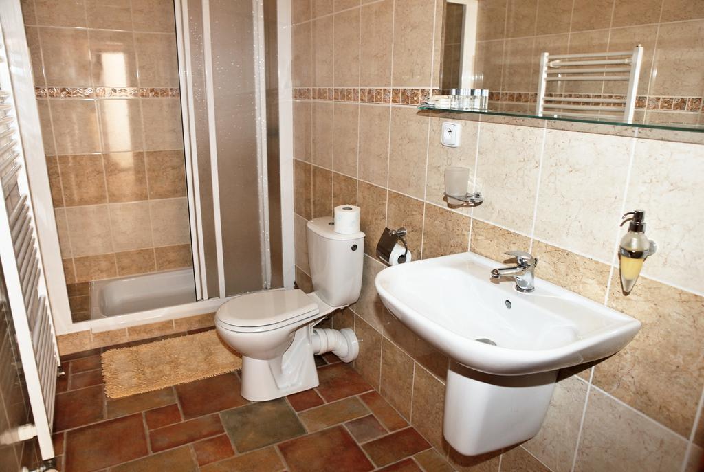 Hotel Pelikán Třeboň Habitación foto