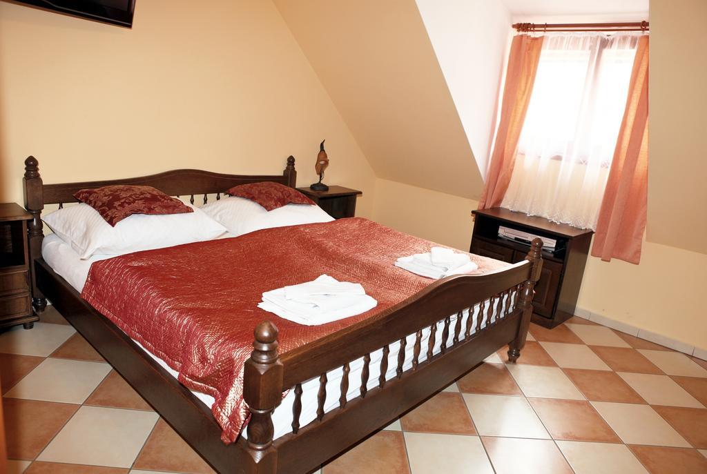 Hotel Pelikán Třeboň Habitación foto
