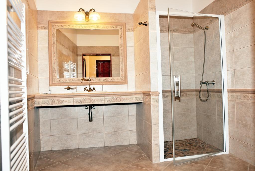 Hotel Pelikán Třeboň Habitación foto