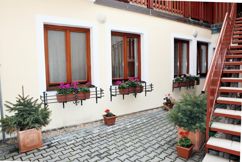 Hotel Pelikán Třeboň Exterior foto