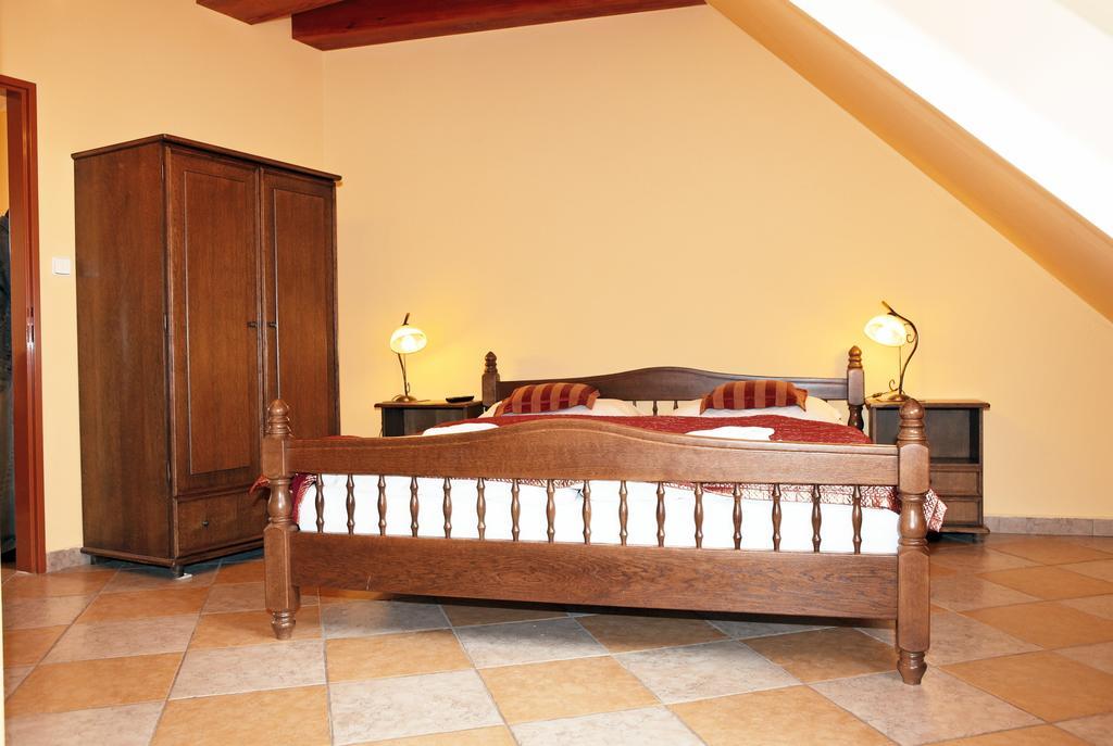 Hotel Pelikán Třeboň Habitación foto