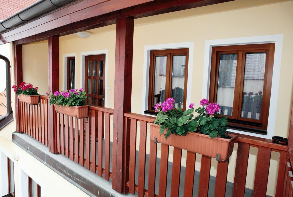 Hotel Pelikán Třeboň Exterior foto